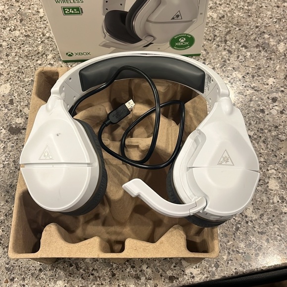 Turtle beach wireless headset - Picture 3 of 3